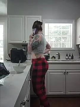Stripchat Live Sex of HollyTattoo
