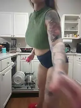 Stripchat Free Live Porn of HollyTattoo