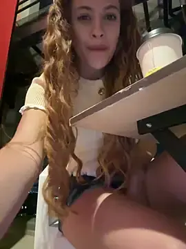 Stripchat Live Sex Cam of alana15