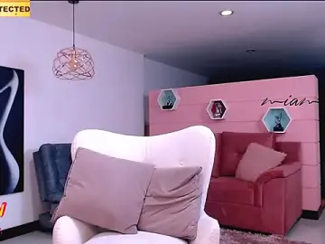 Stripchat Watch Live Sex Cams of MIAMORETZ