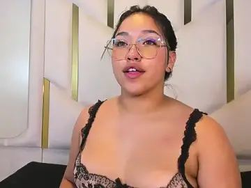 Stripchat Adult Webcam of IsabellRodriguez18