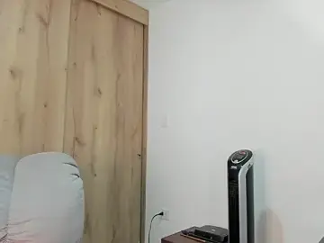 Stripchat Free Porn Cam of xspecialoomx