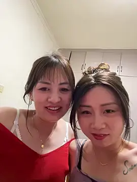 Stripchat Live Sex Cam of huihui_520