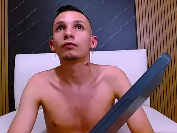 Stripchat Live Sex of Isak_Berekoa
