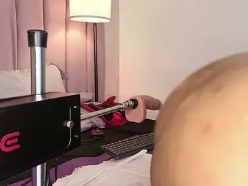 Stripchat Live Sex Cam of HallyBans
