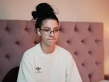 Stripchat Best live sex cam show of RavenRoyal