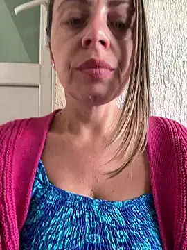 Stripchat Live Porn of ladywithbigass