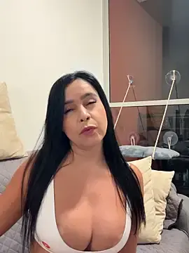 Stripchat Sex Cam of _kathaLopez_