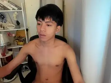 Stripchat Sex Cam of davincihugecock