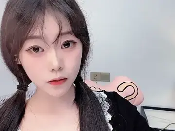 Stripchat Live Sex Cam of smalldaiwang