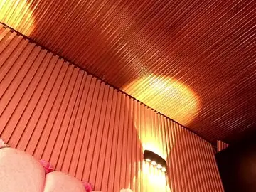 Stripchat Adult Webcams of Milu_carbajal_x