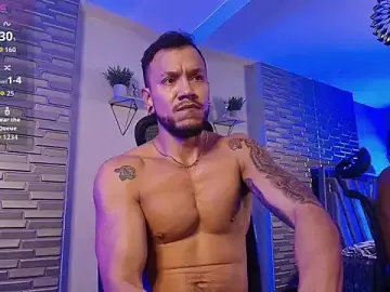 Stripchat Watch Live Sex Cams of ARON_TAYLER01