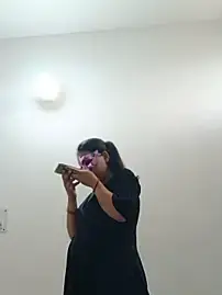 Stripchat Free Porn Cam of Shivani_hotty