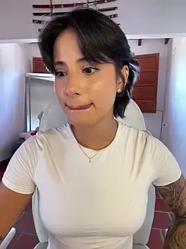 Stripchat Nude Webcam of Ale_Lewis