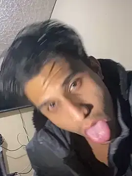 Stripchat Free Porn Cam of Camachito332