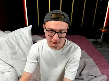 Stripchat Watch Live Sex Cams of Emmit_Barker