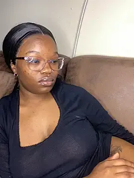 Stripchat Live Sex of YummyMelanin117