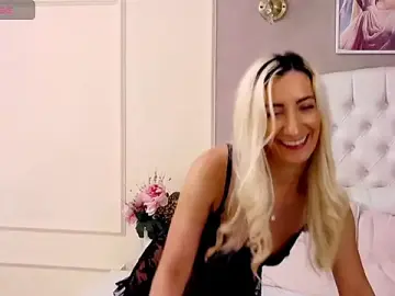 Stripchat Best live sex cam show of AylaLavine