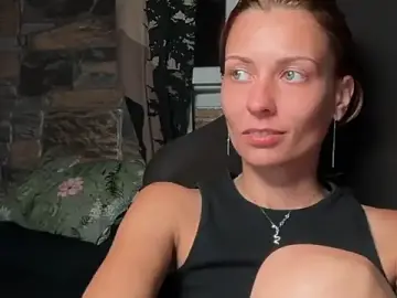 Stripchat Adult Webcams of karo123421