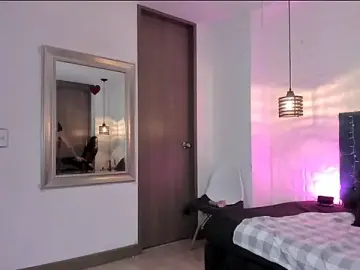 Stripchat Live Sex Cam of samantha_foxyy