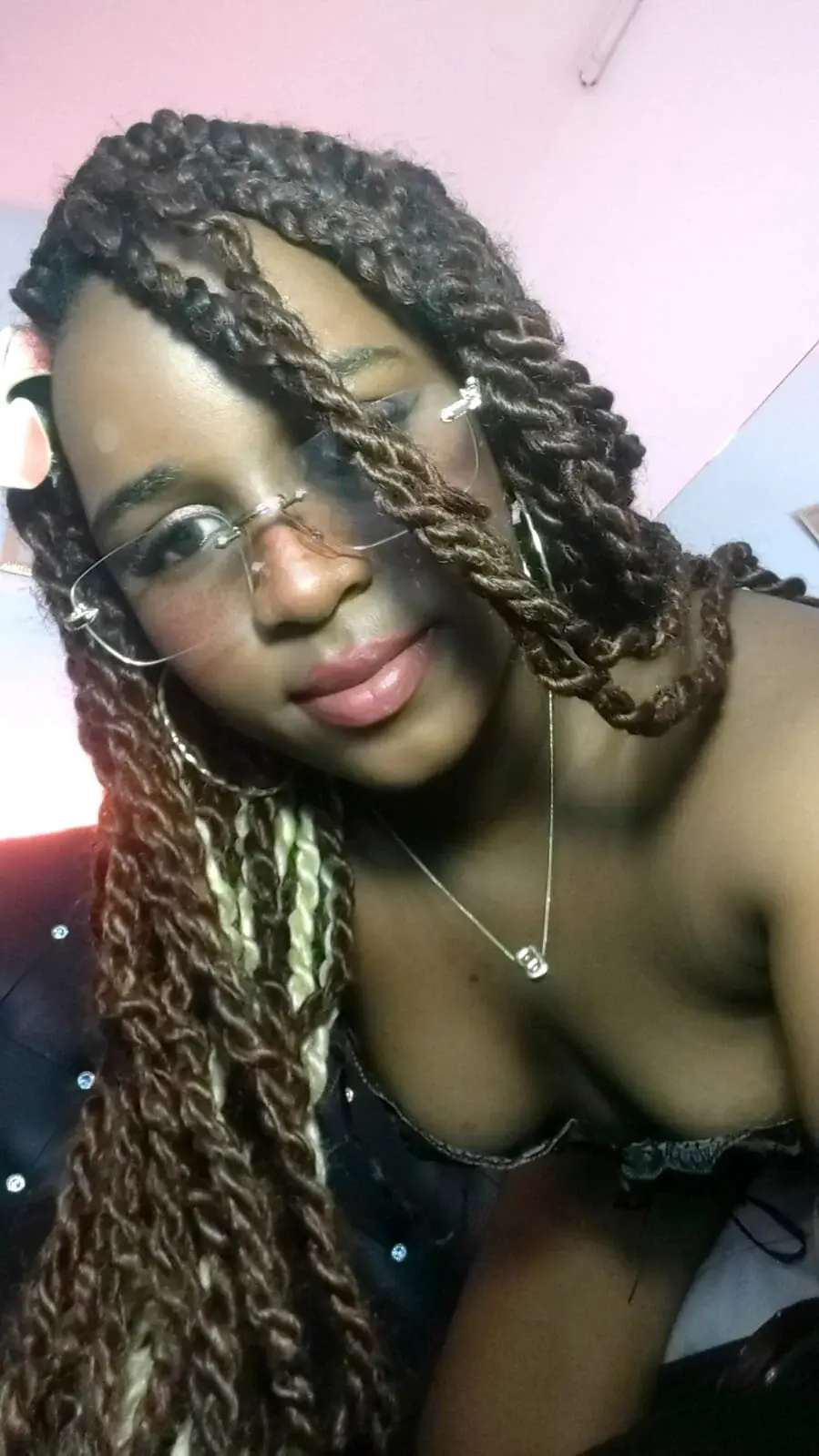 Bella_Roussee