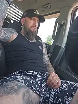 Stripchat Live Sex of Beardedtattood