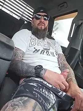 Stripchat Nude Webcam of Beardedtattood
