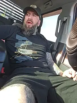 Stripchat Free Porn Cam of Beardedtattood