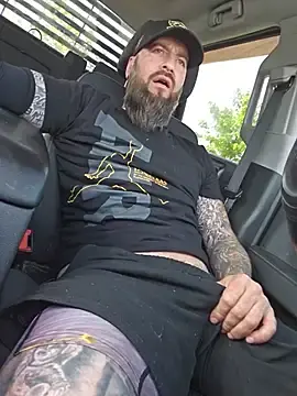 Stripchat Sex Cam of Beardedtattood