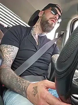 Stripchat Sex Cam of Beardedtattood