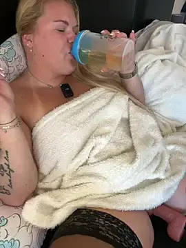 Stripchat Free Porn Cam of Jolina_Juice