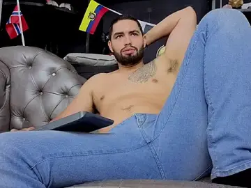 Stripchat Watch Live Sex Cams of matteosantos