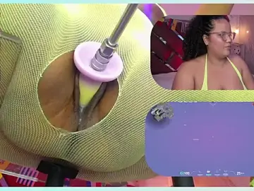 Stripchat Live Porn of MhiaRey