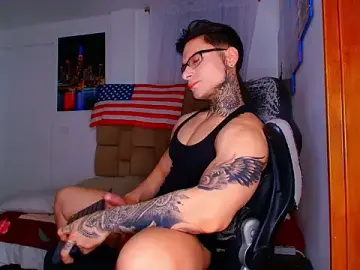 Stripchat Adult Video Chat of DennisWalkerr
