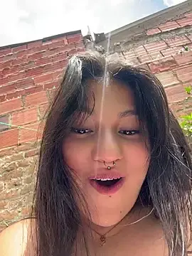 Stripchat Free Live Porn of Emily_Gomezz
