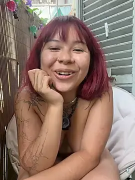 Stripchat Sex Cam of YumiLux