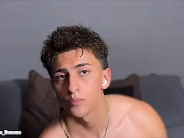 Stripchat Adult Webcams of salvatore_romanoo