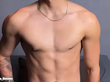 Stripchat Live Sex Cam of salvatore_romanoo