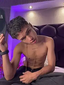 Stripchat Adult Webcams of Dominik_Souza