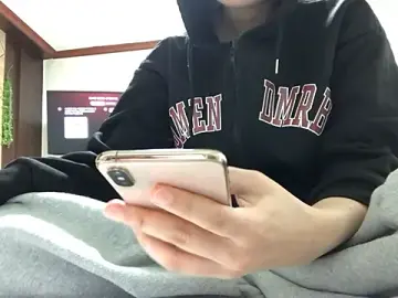 Stripchat Adult Webcam of hypekittyboy