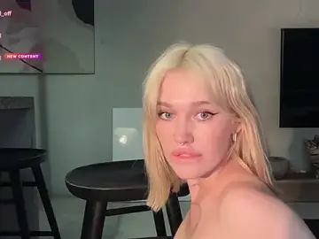 Stripchat Live Porn of Golden_Aline