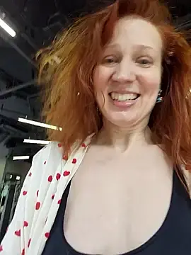 Stripchat Free Porn Cam of Exhibitionsplit