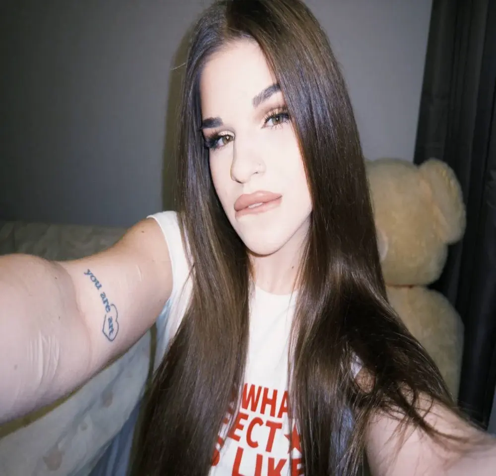 lili_hotly