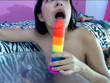 Stripchat Sex Cam of skinnysofia18