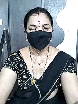 Stripchat Adult Webcam of Leela_555