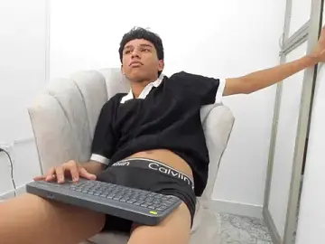 Stripchat Sex Cam of stiven_cum2