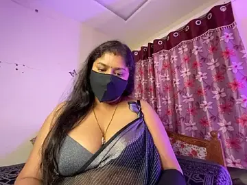 Stripchat Adult Webcam of LouleyRani_