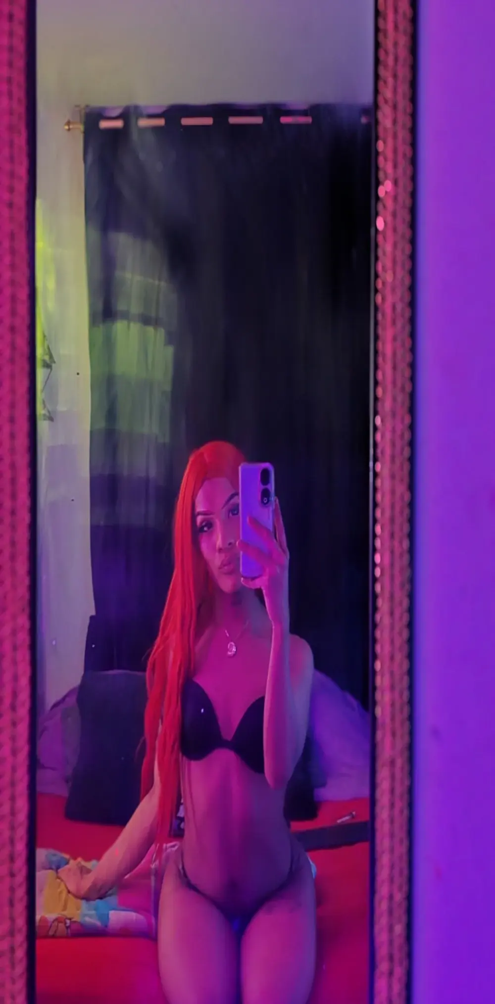 Isis_sexy__