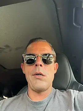 Stripchat Free Porn Cam of Riccardo86xx