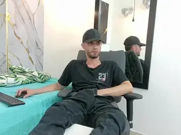Stripchat Best live sex cam show of KingOfTemptation